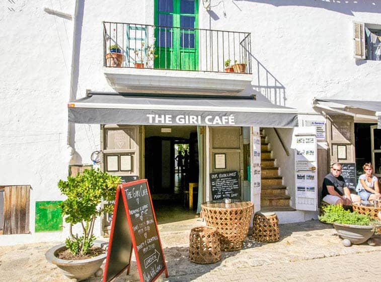 The Giri Café